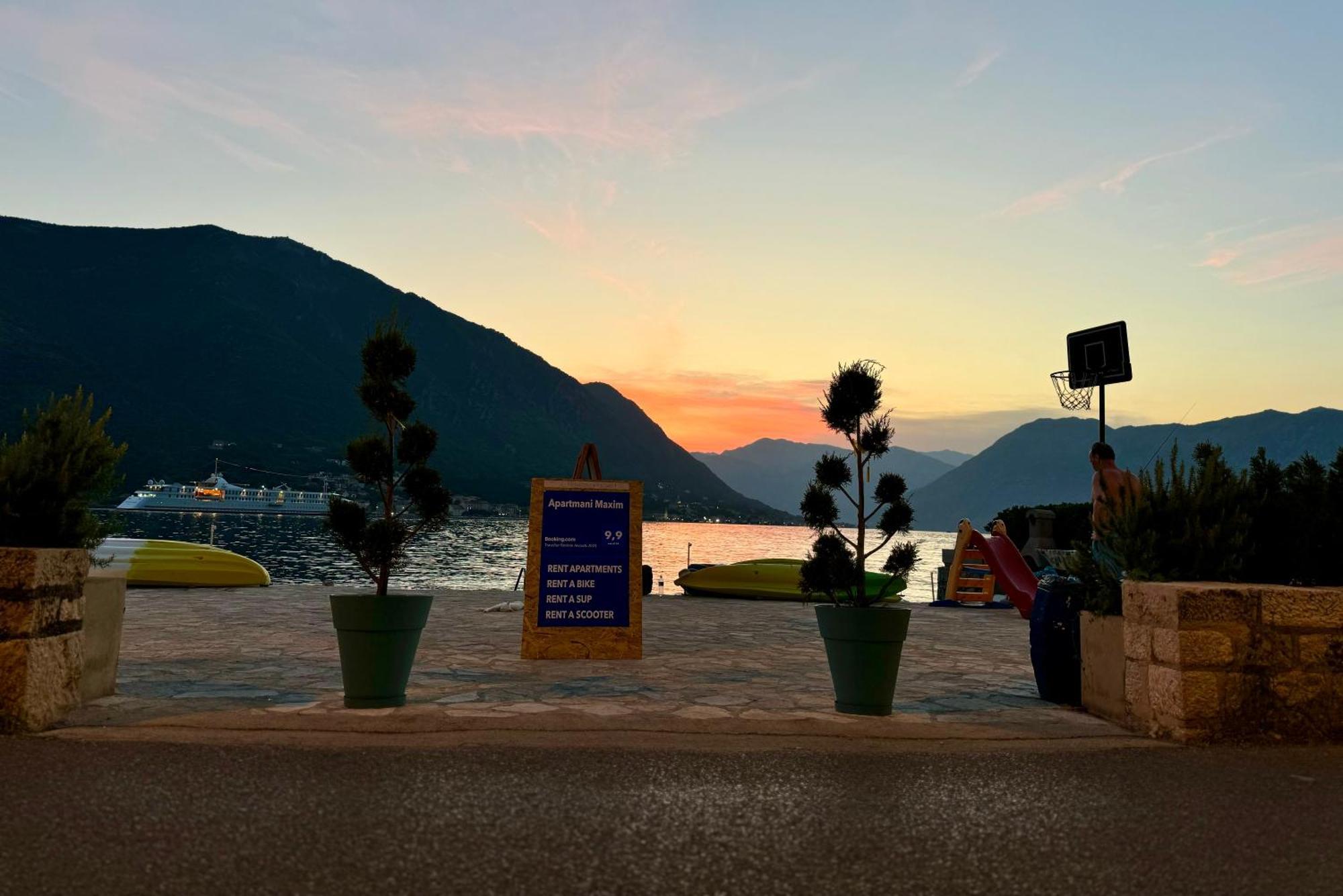 Aparthotel Maxim Kotor Eksteriør billede